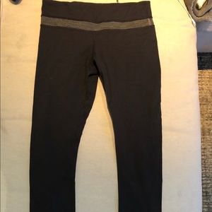 Black cropped leggings